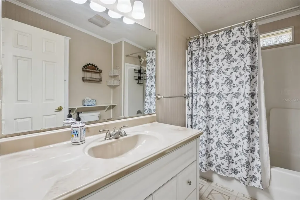 5274 Island View Circle N Polk City FL 33868