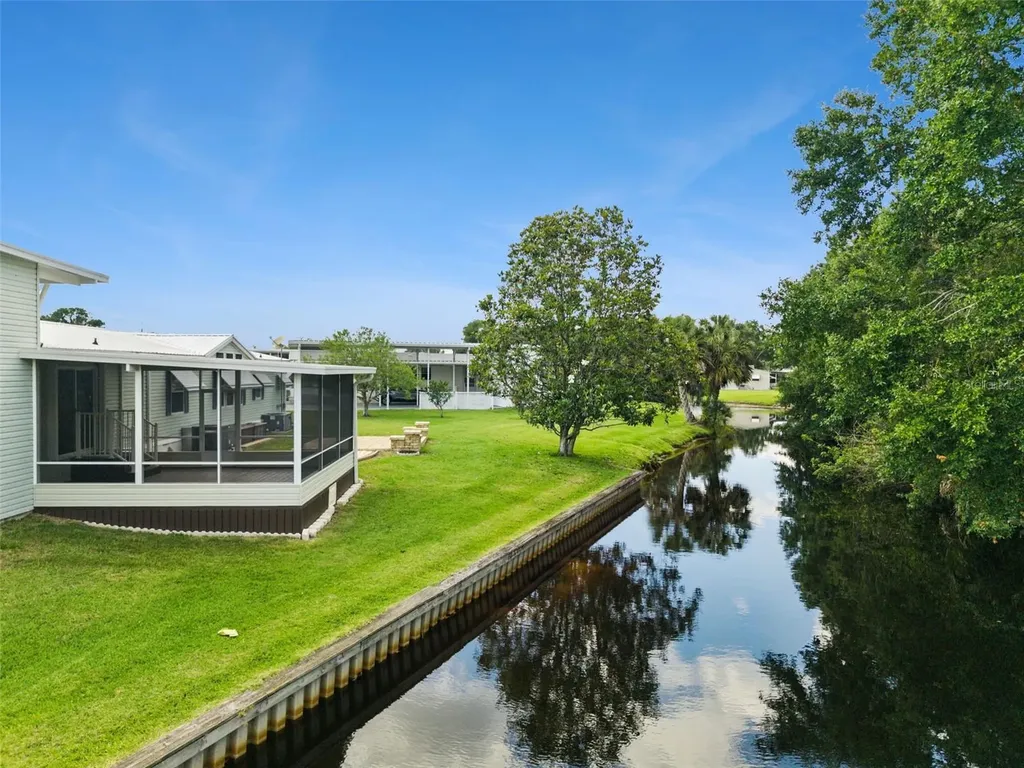 5274 Island View Circle N Polk City FL 33868