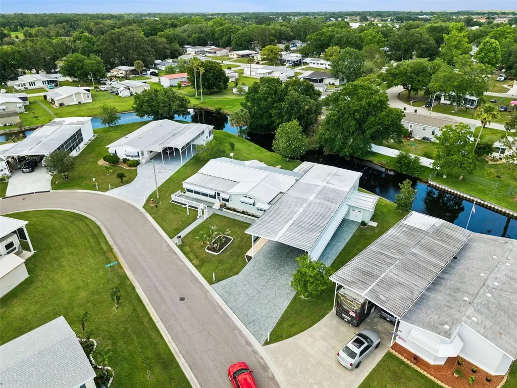 5274 Island View Circle N Polk City FL 33868
