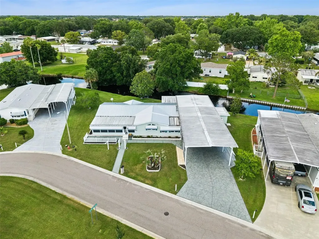 5274 Island View Circle N Polk City FL 33868