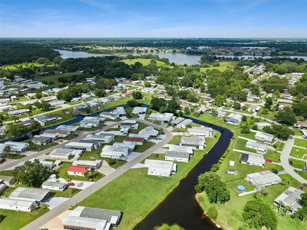 5274 Island View Circle N Polk City FL 33868
