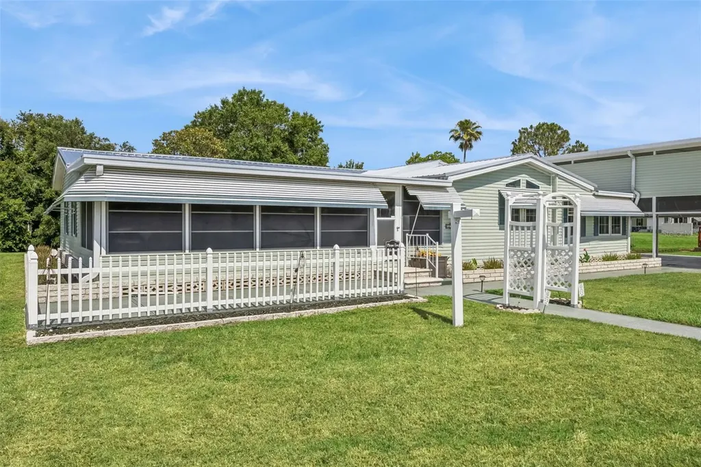 5274 Island View Circle N Polk City FL 33868
