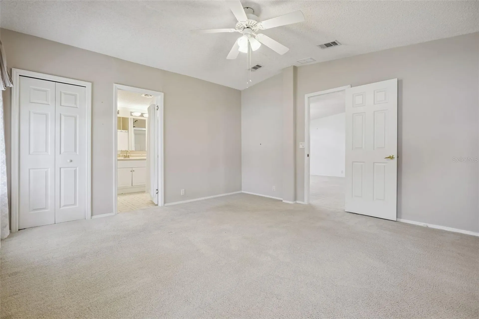 5274 Island View Circle N Polk City FL 33868