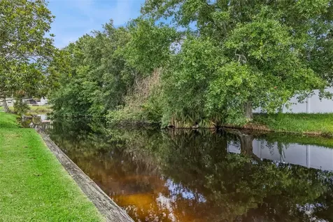 5274 Island View Circle N Polk City FL 33868