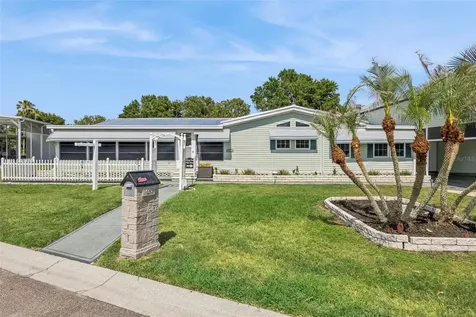 5274 Island View Circle N Polk City FL 33868
