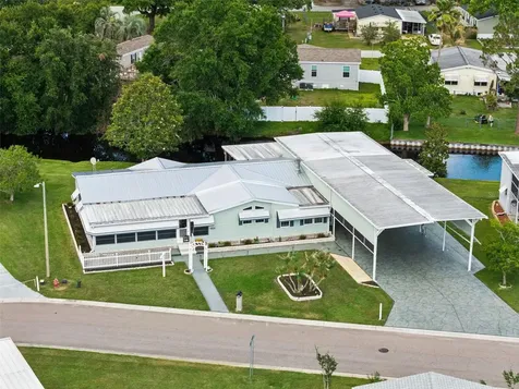 5274 Island View Circle N Polk City FL 33868