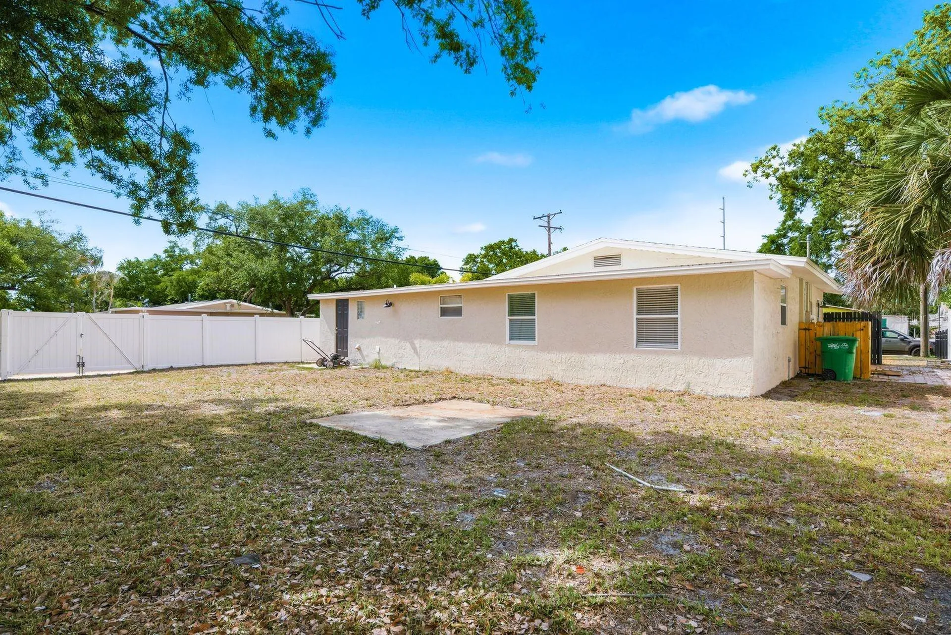 4438 W Wyoming Avenue Tampa FL 33616
