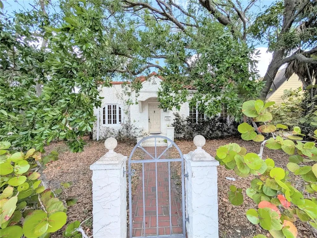 1701 Siesta Drive Sarasota FL 34239