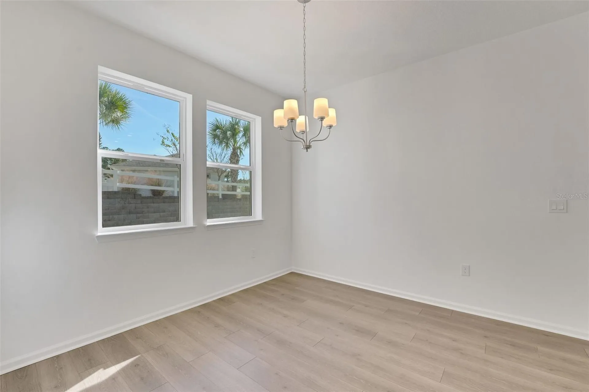 991 Fiesta Key Circle Lady Lake FL 32159