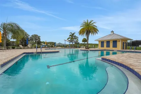 991 Fiesta Key Circle Lady Lake FL 32159