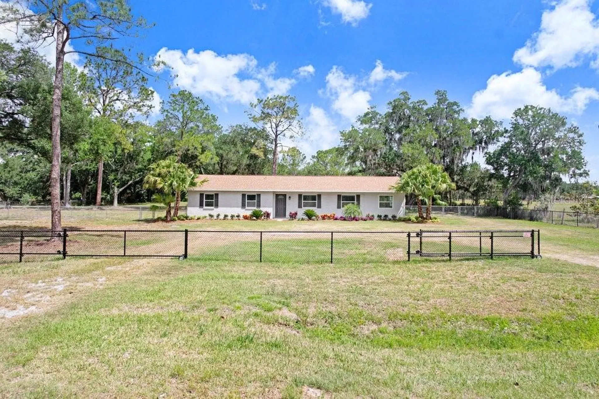 6204 W Knights Griffin Road Plant City FL 33565