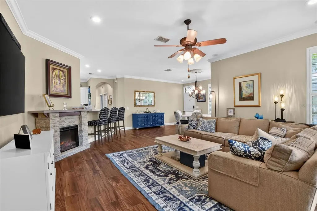 606 Grasslands Village Circle Lakeland FL 33803
