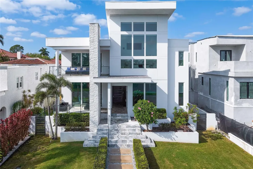 110 Palmera Boulevard NE St Petersburg FL 33704