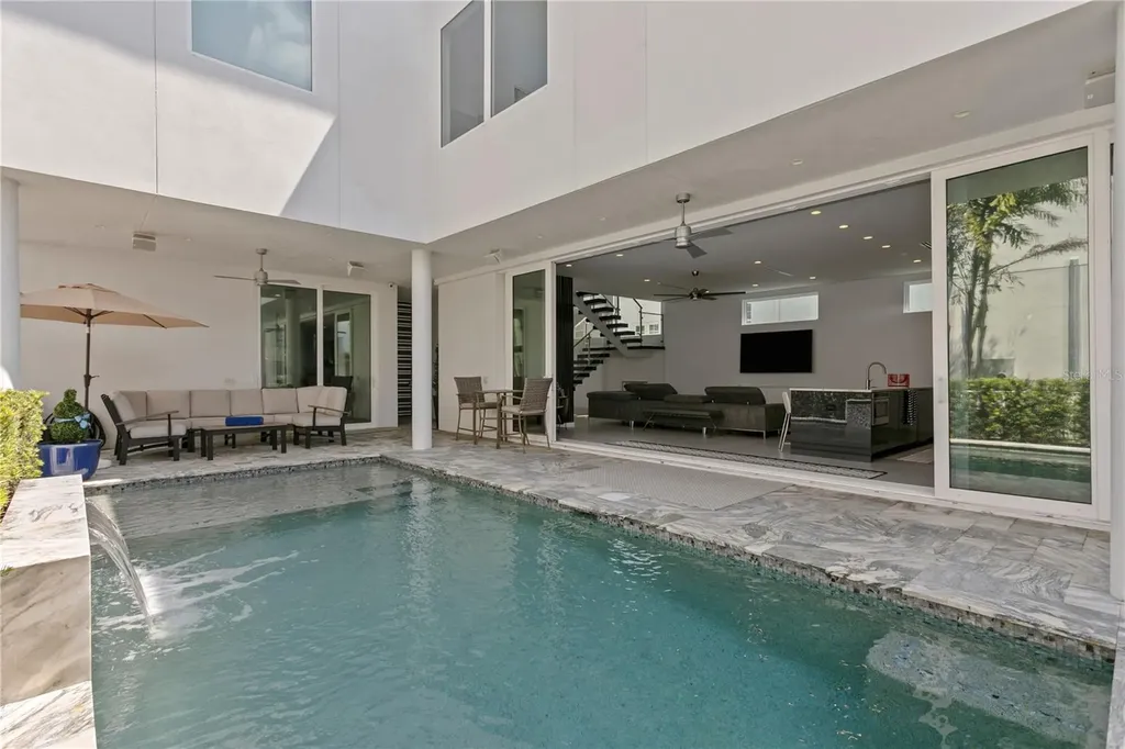 110 Palmera Boulevard NE St Petersburg FL 33704