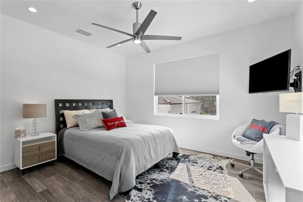 110 Palmera Boulevard NE St Petersburg FL 33704