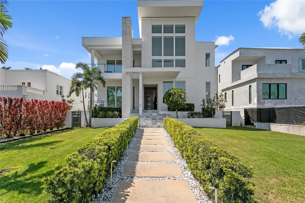 110 Palmera Boulevard NE St Petersburg FL 33704