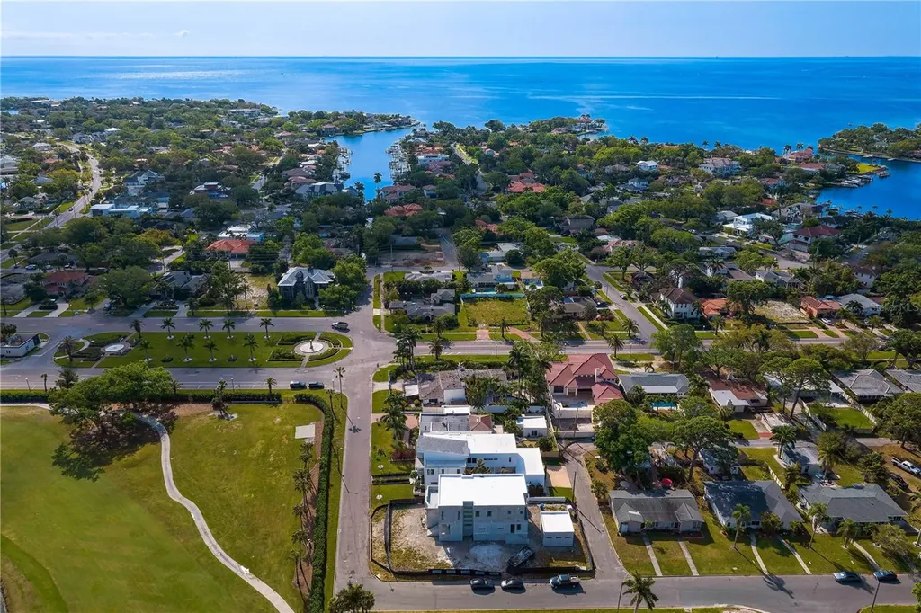 110 Palmera Boulevard NE St Petersburg FL 33704