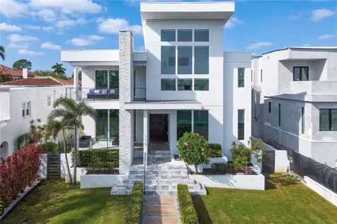 110 Palmera Boulevard NE St Petersburg FL 33704
