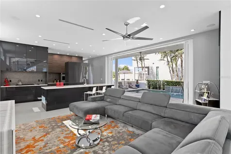 110 Palmera Boulevard NE St Petersburg FL 33704