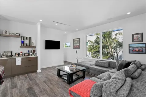 110 Palmera Boulevard NE St Petersburg FL 33704