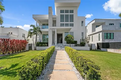 110 Palmera Boulevard NE St Petersburg FL 33704