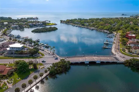 110 Palmera Boulevard NE St Petersburg FL 33704