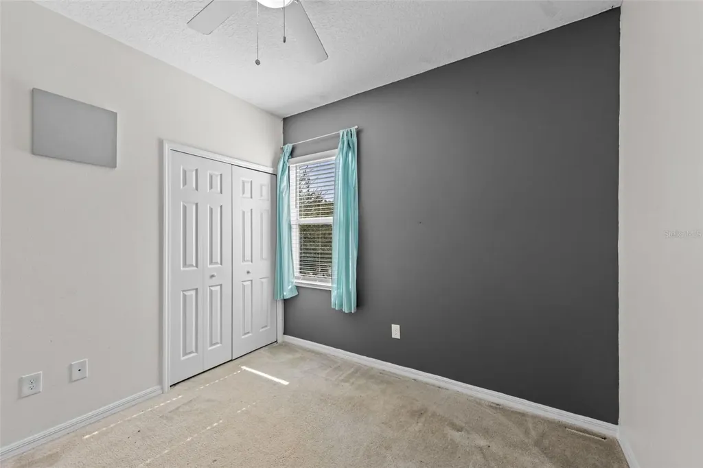 978 E 10th Street Apopka FL 32703