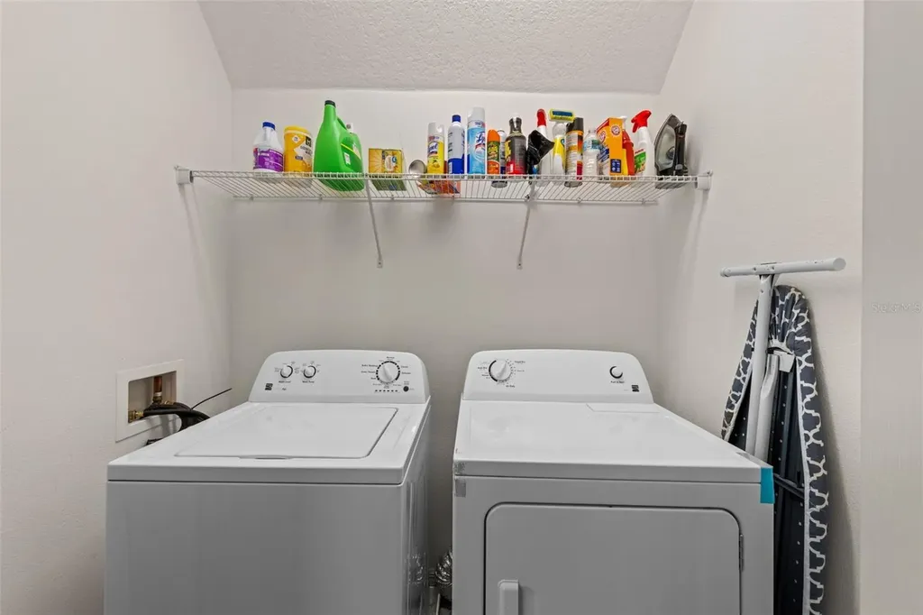 978 E 10th Street Apopka FL 32703