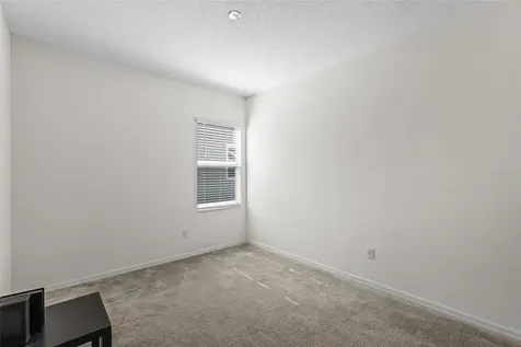 978 E 10th Street Apopka FL 32703