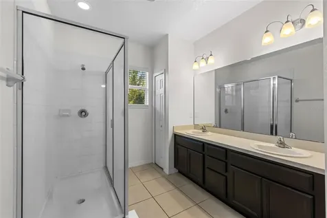 978 E 10th Street Apopka FL 32703