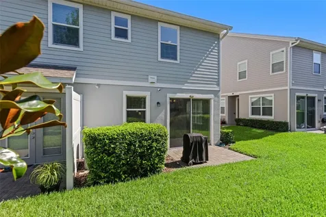978 E 10th Street Apopka FL 32703