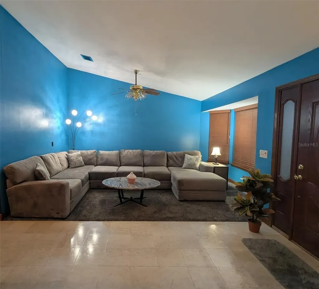 2220 Emperor Drive Kissimmee FL 34744