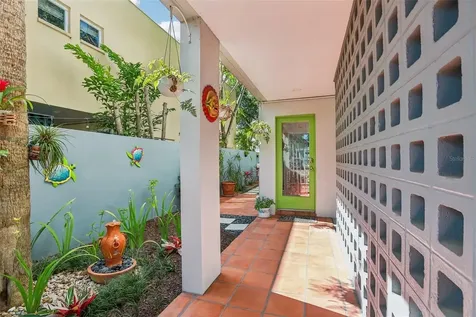 3308 W Santiago Street Tampa FL 33629