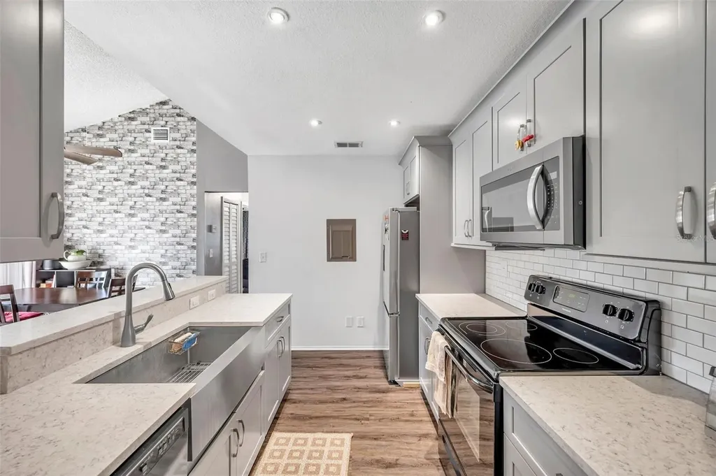 2937 Bough Avenue Clearwater FL 33760