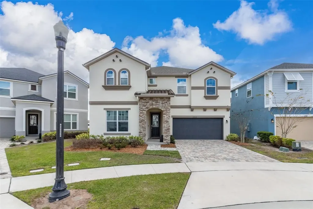 8904 Caroline Bay Court Kissimmee FL 34747