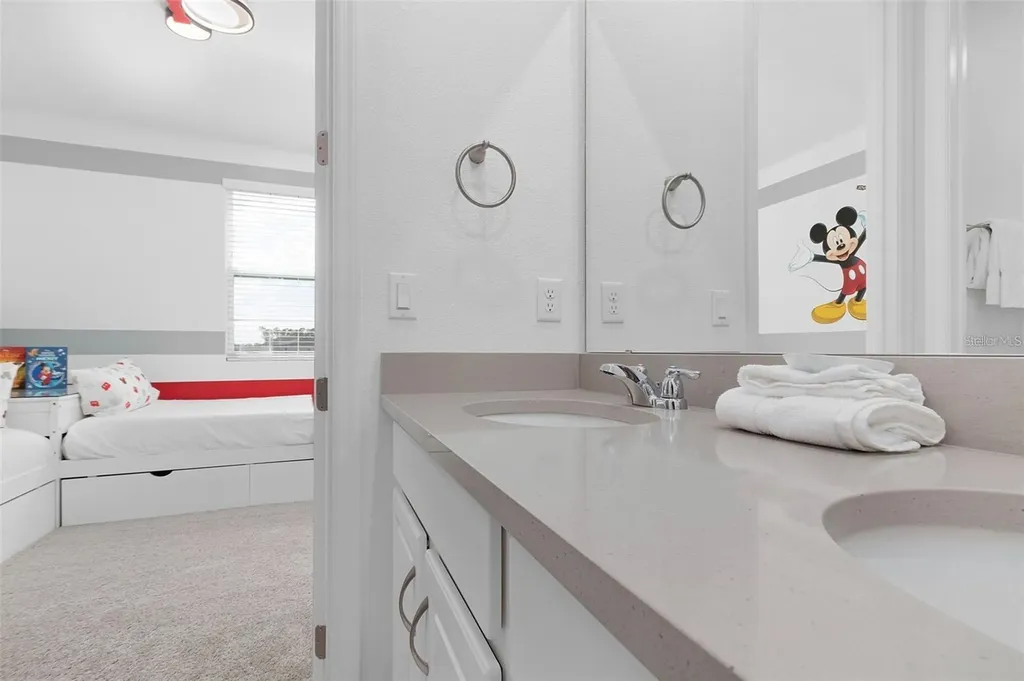 8904 Caroline Bay Court Kissimmee FL 34747