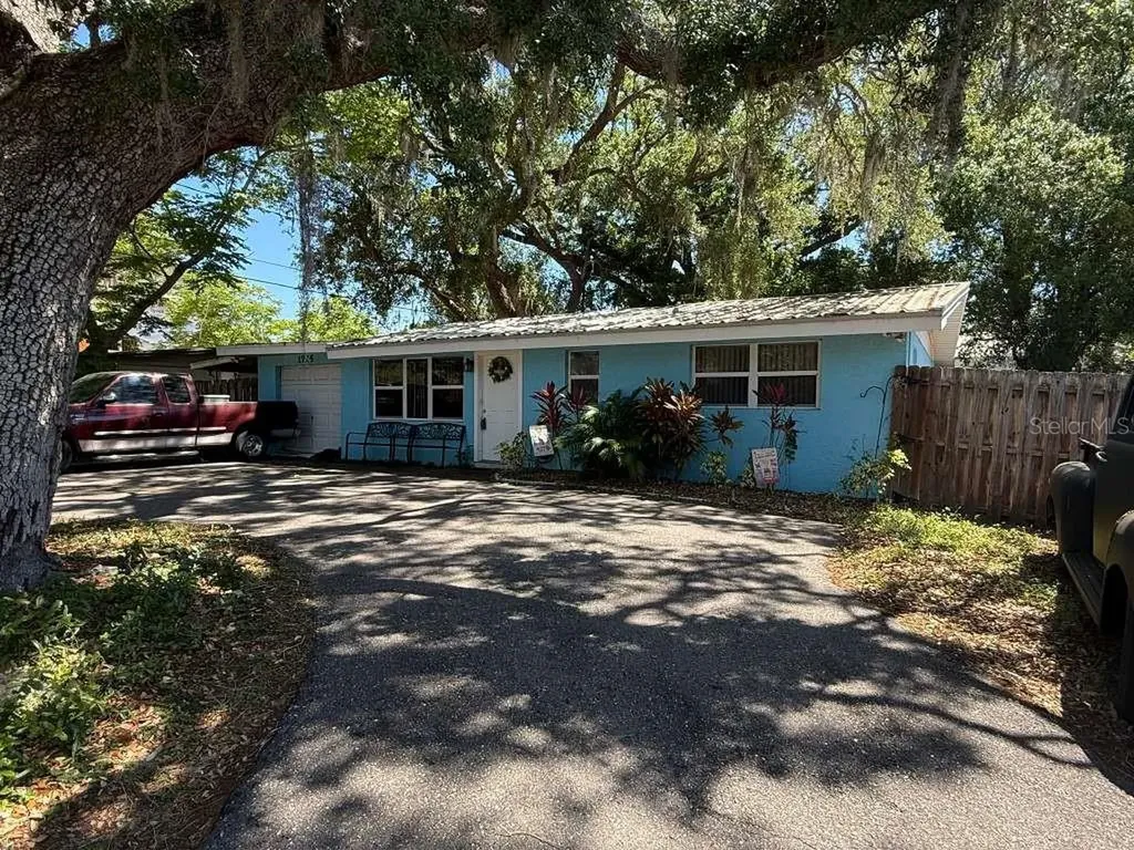 1725 S Shade Avenue Sarasota FL 34239