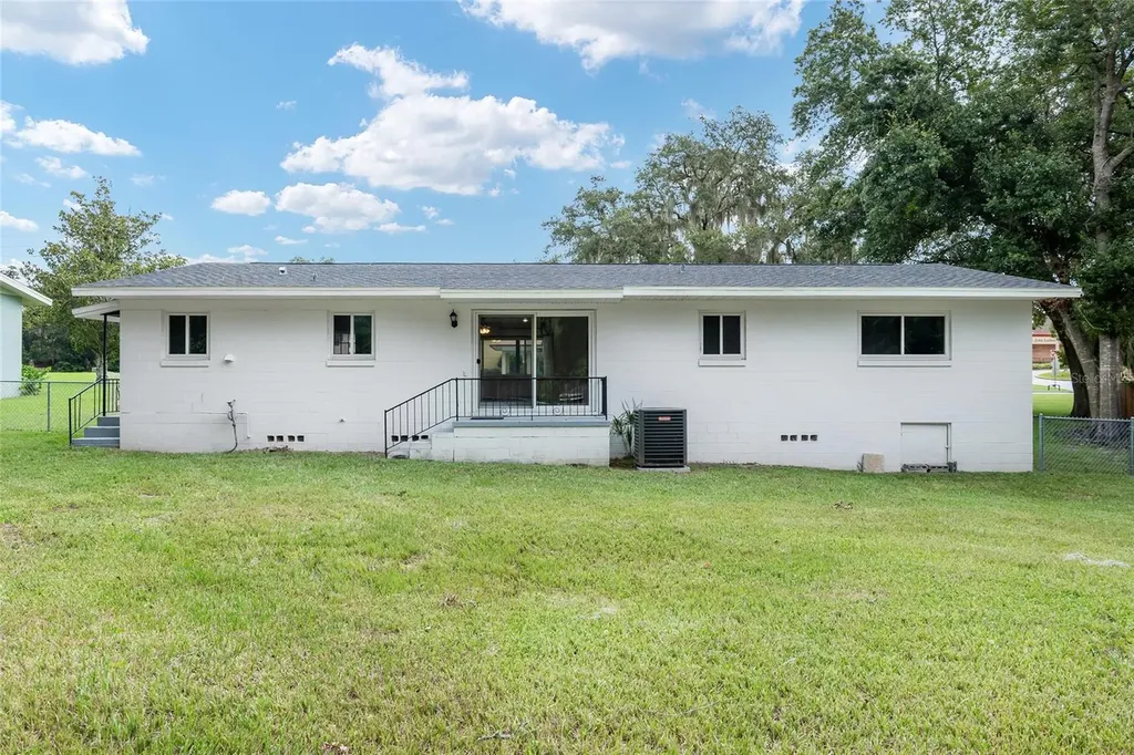 1846 SE Lake Weir Avenue Ocala FL 34471