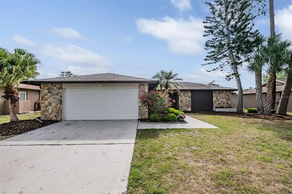 3643 Fairway Forest Circle Palm Harbor FL 34685