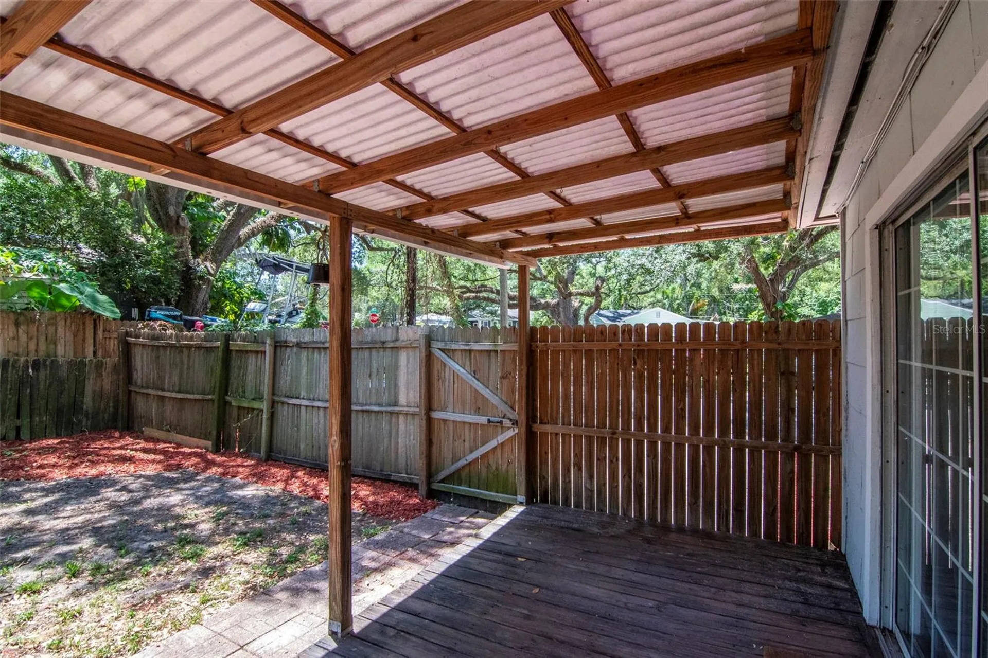 2101 E Howell Street Tampa FL 33610