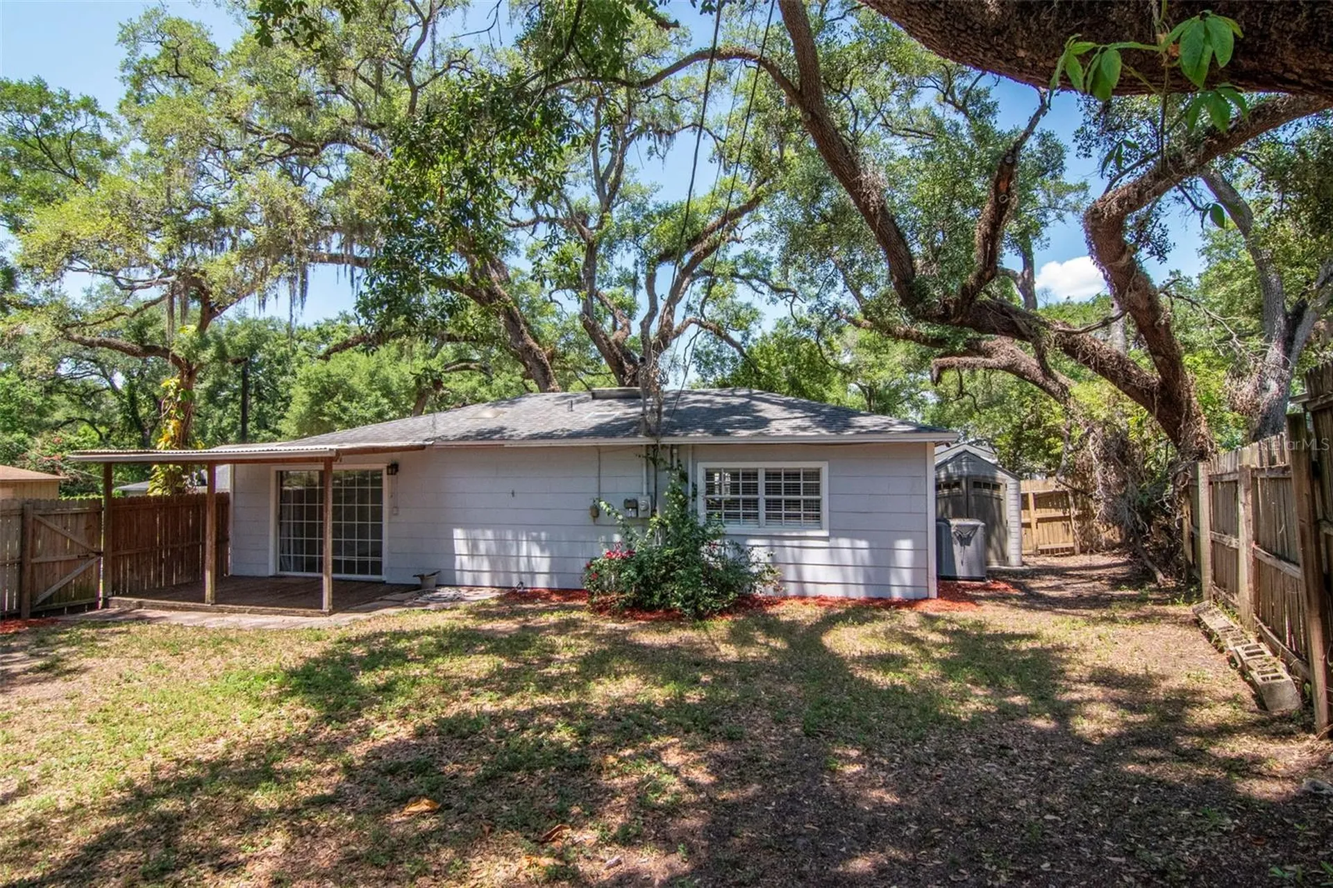 2101 E Howell Street Tampa FL 33610