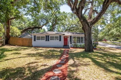 2101 E Howell Street Tampa FL 33610