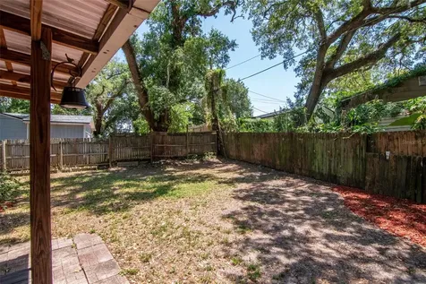 2101 E Howell Street Tampa FL 33610
