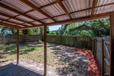 2101 E Howell Street Tampa FL 33610