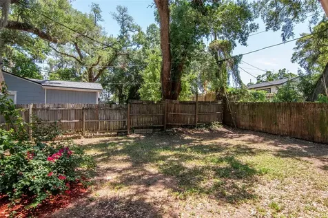 2101 E Howell Street Tampa FL 33610