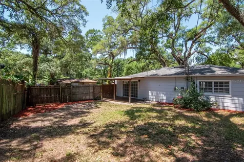 2101 E Howell Street Tampa FL 33610