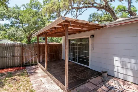 2101 E Howell Street Tampa FL 33610