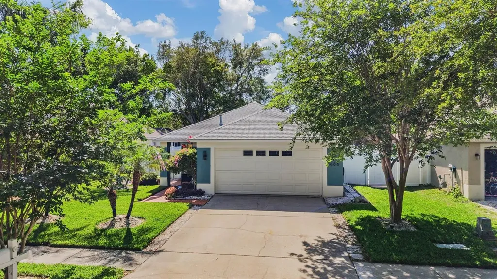 1686 Oak Spring Drive Tarpon Springs FL 34689