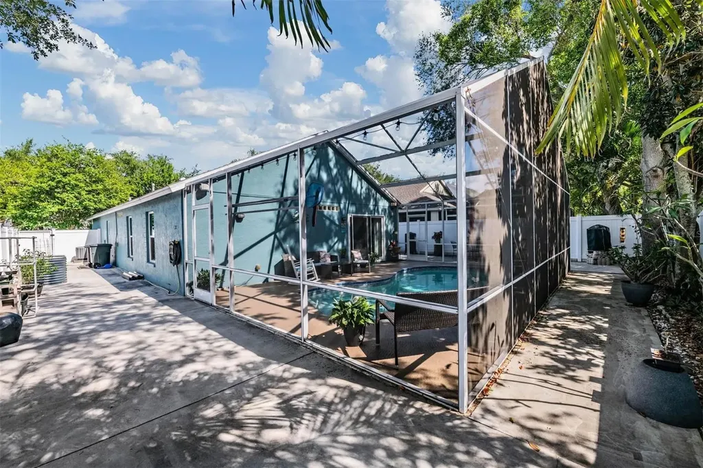 1686 Oak Spring Drive Tarpon Springs FL 34689