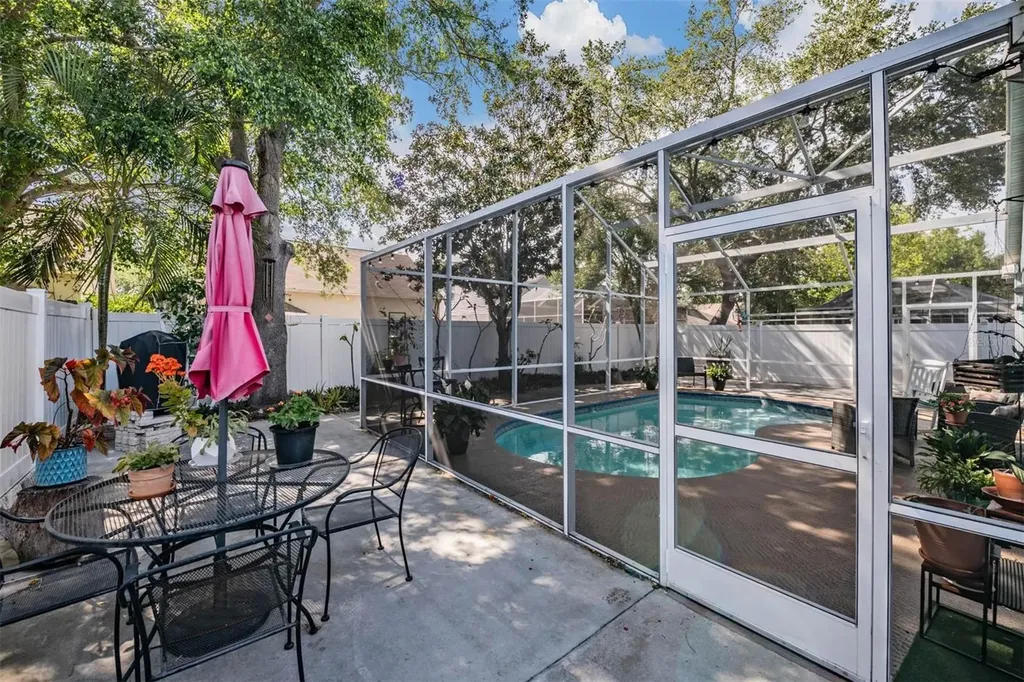 1686 Oak Spring Drive Tarpon Springs FL 34689